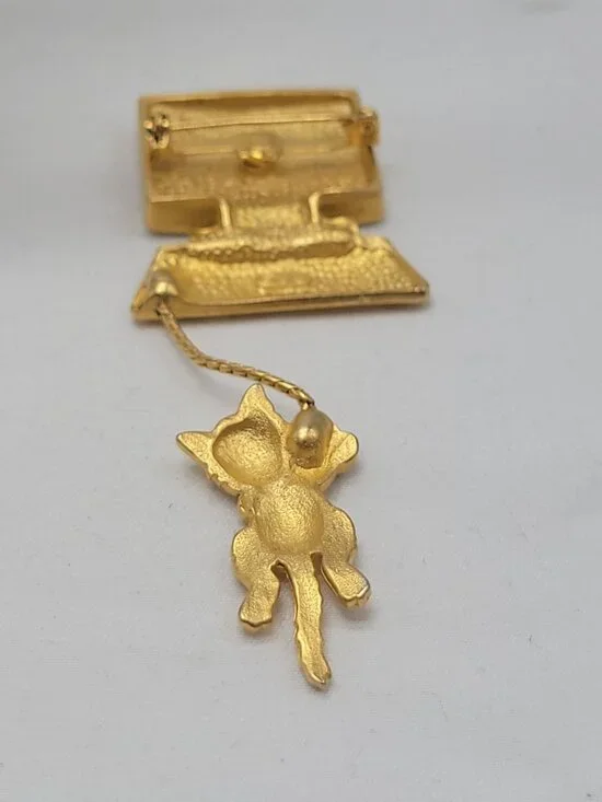 Vtg Signed JJ Brooch Mouse Error Gold-Tone Computer & Cat Dangling Pin Quirky 19 - Picture 8 of 10